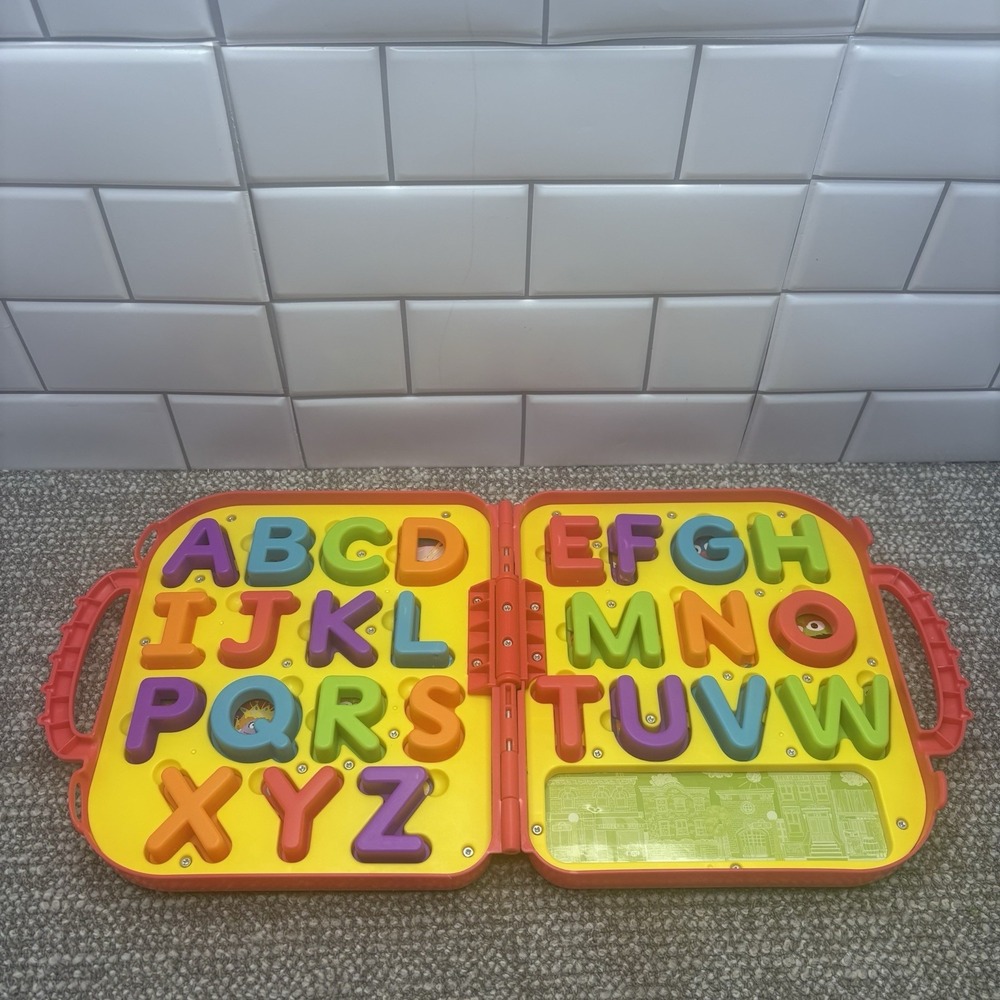Sesame Streets Elmo On The Go ABC‎ Carrying Case With ALL Letters!